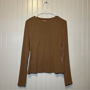 Ribbed long sleeve with stitch detail